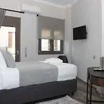 Apartman Theasis *