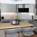 Apartman Theasis *